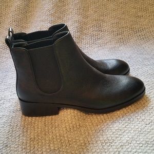 NWOT Black Cole Haan Chelsea Leather Boots
